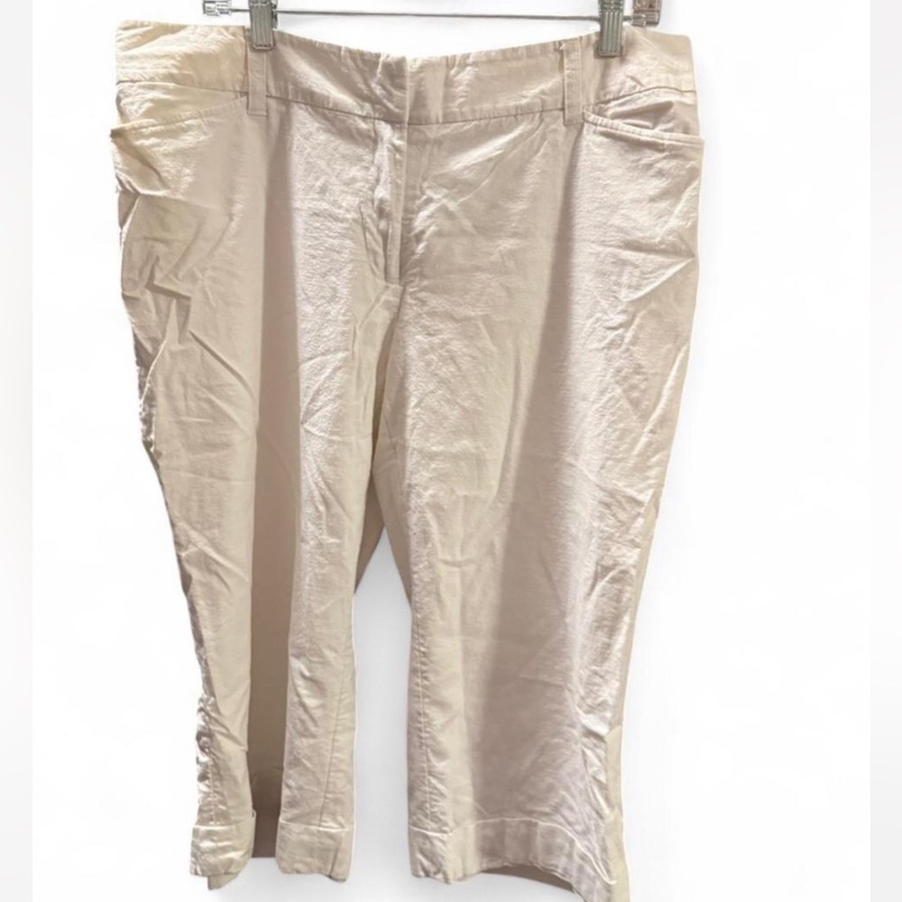 Lane Bryant White Pedal Capri Pants in Modern Stretch (Women’s Size 16